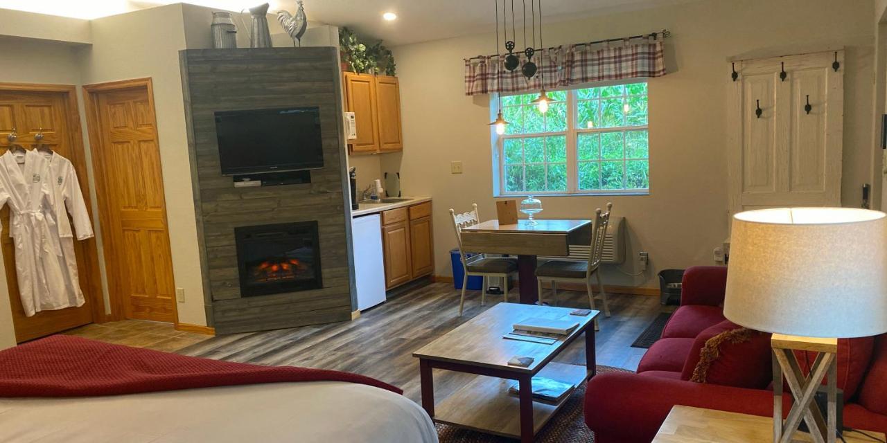 Hawk Valley Retreat & Cottages Galena Exteriör bild