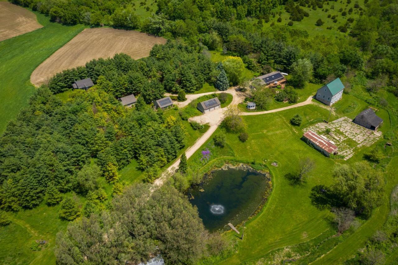 Hawk Valley Retreat & Cottages Galena Exteriör bild