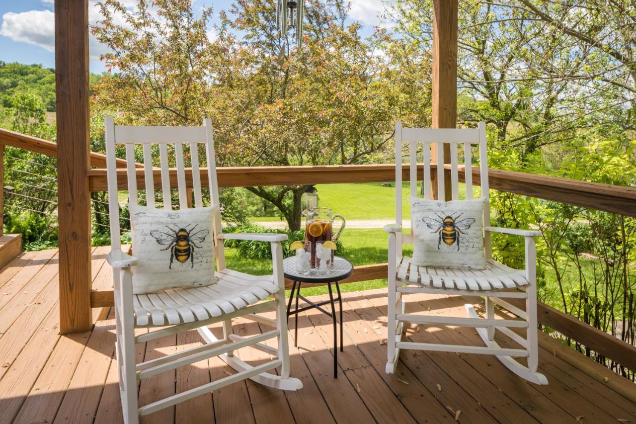 Hawk Valley Retreat & Cottages Galena Exteriör bild
